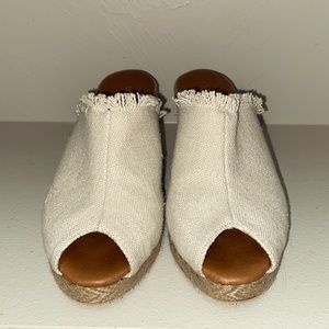 Andre Assous Linen Wedge